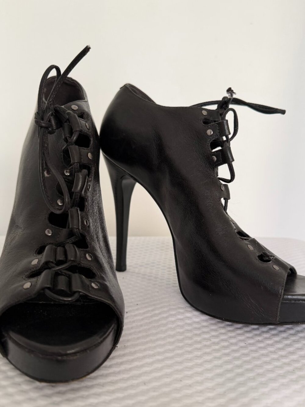 ALDO Black Leather Lace-Up Peep Toe Platform Booties Stiletto Studded 39 / 8.5